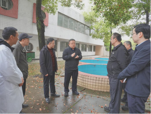 夏昆调研机能学实验中心和实验动物部